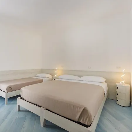 Couette-café Poseidonia 4*