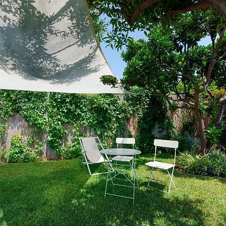 Poseidonia Bed & Breakfast