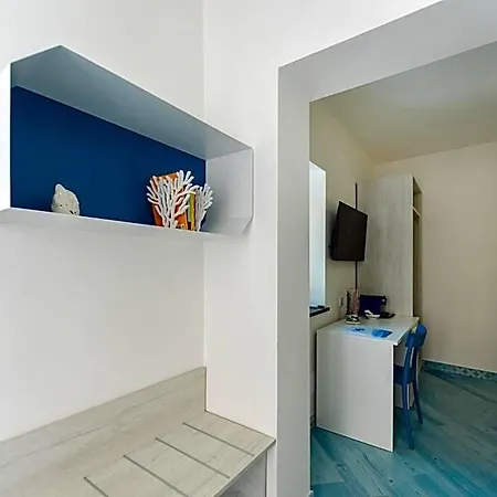 Poseidonia Bed and Breakfast 4*