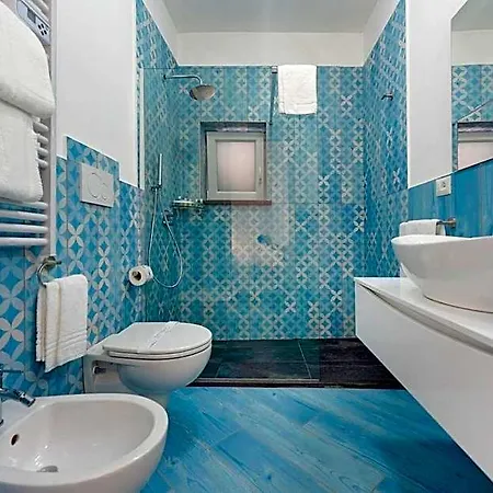 Poseidonia Bed and Breakfast 4*